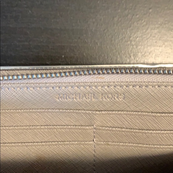 Michael kors wallet - Picture 5 of 6